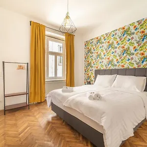  Apartment Josef's I Urban Classic I 03