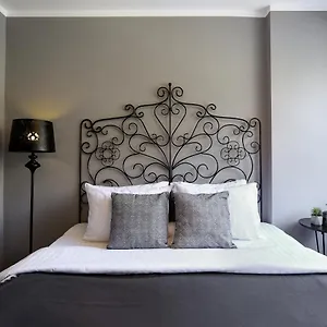 vizitați hotelul