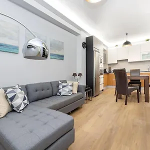 https://precioso-piso-con-terraza-en-centro-de-granada.es-andalucia.com