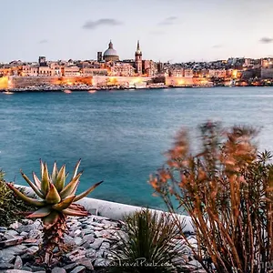  Apartament Exceptional 3-bedroom Apartment, - Tigne Point! Malta